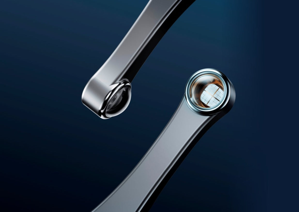 Close-up view of the Woodpecker iLED II curing light showcasing advanced optical lens technology. Designed for high-intensity curing with a precision-focused beam, ensuring efficient and uniform polymerization for dental restorations
